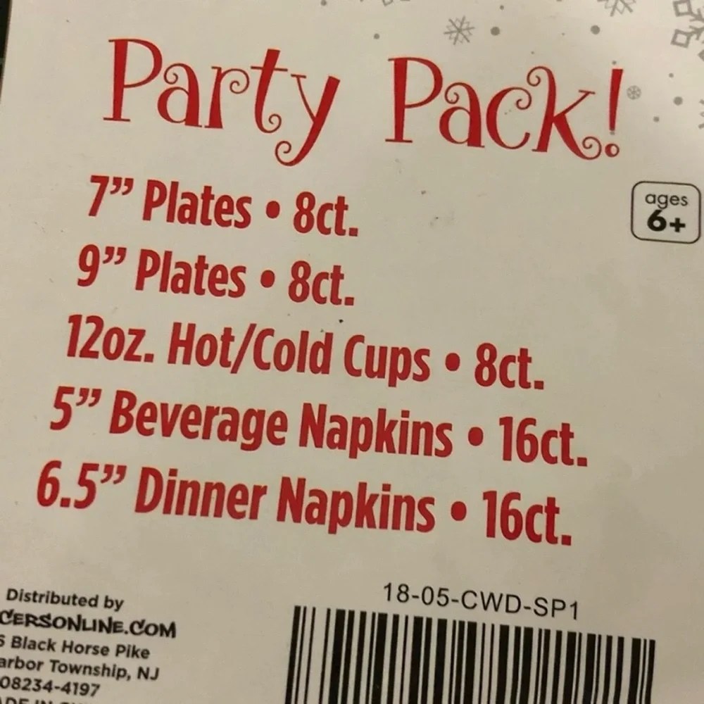 CHRISTMAS Spencer's Red and Green Christmas Disposable Tableware Set